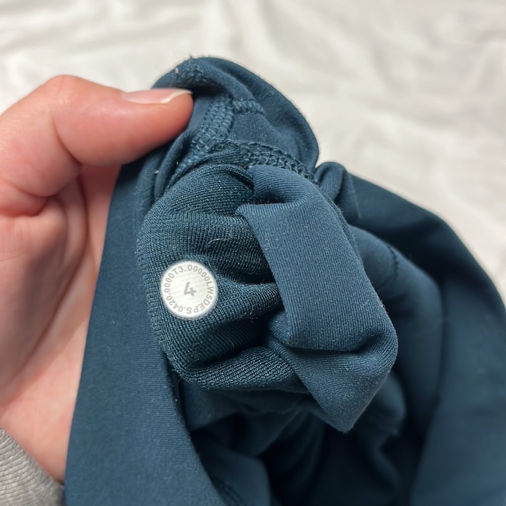 Lululemon Aligns 25” - Picture 6 of 6